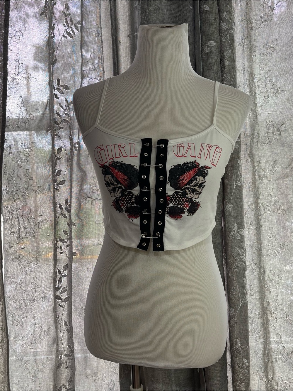 Windsor women’s medium crop top
